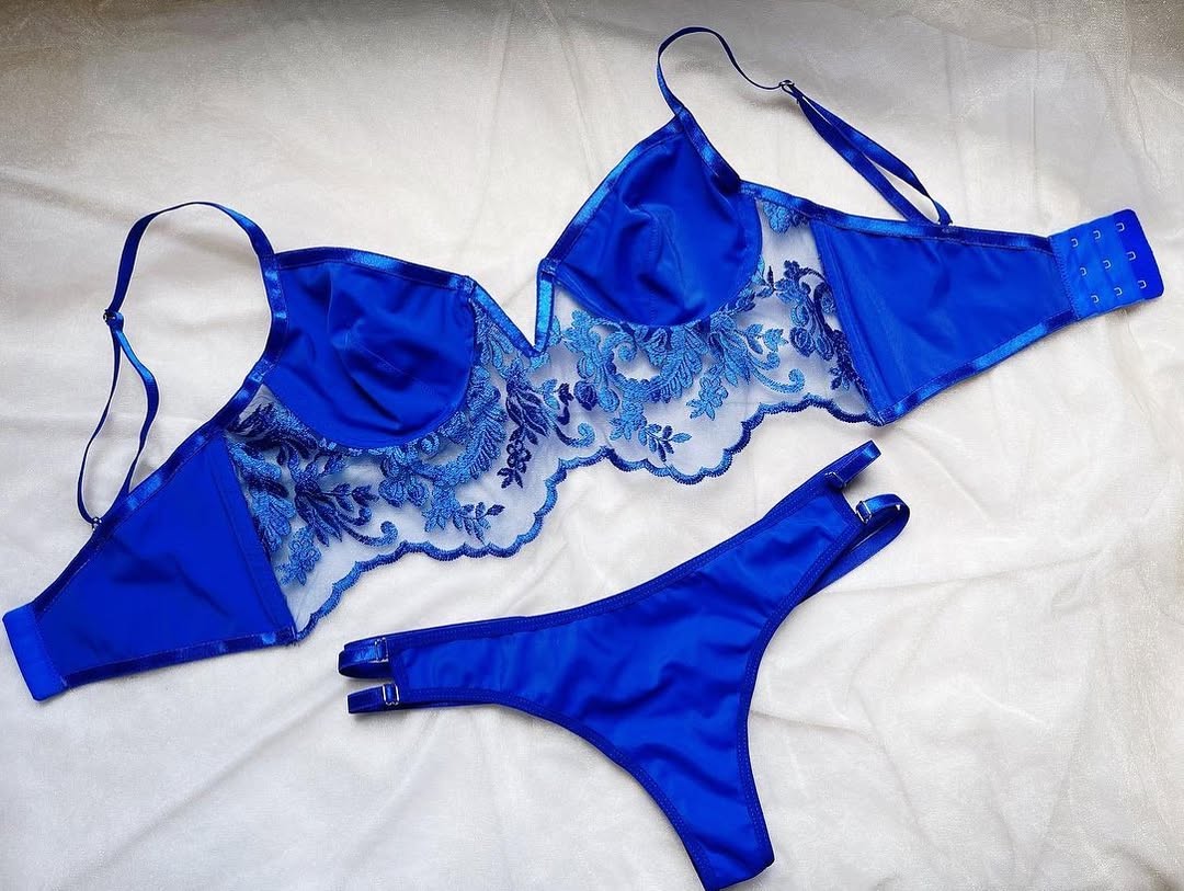 Set Azuba – Escote en V + tonos vibrantes para lucirlo como parte de tu outfit 🔥🩷🩵